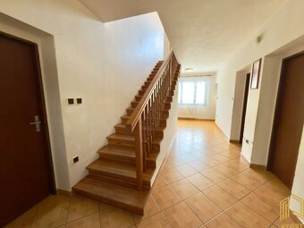 7 - IZB.ROD. DOM s GARÁŽOU, POZEMOK 2039m2, KOVÁLOV - 7