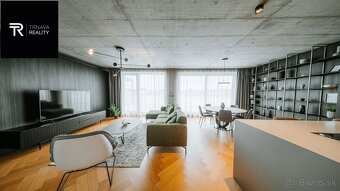 NAJLUXUSNEJŠÍ BYT V TRNAVE s panoramatickým výhľadom na his - 7