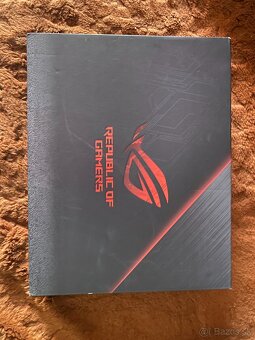 Asus ROG Strix Scar II - 7