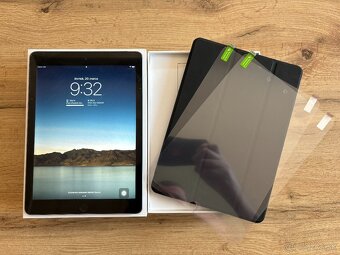 iPad 6th generation 128GB LTE - 7