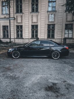 BMW E60 525i - M5 LOOK - 7