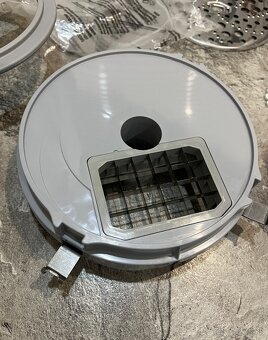 Krájanie kociek a struhanie Bosch MUZ5CC2 kuchynský robot - 7