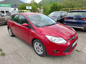 FORD FOCUS 1,6i 77 kW 2012 - 7