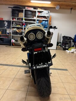 Suzuki GSR 600 - 7