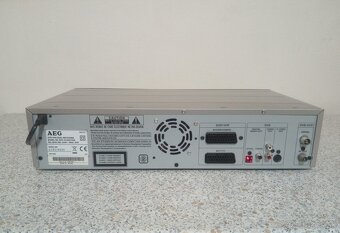 VHS-DVD rekordér AEG DVD-R4509VCR - 7