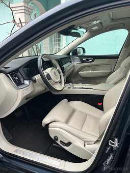 Volvo XC60 T8 Twin Engine eAWD A/T 223kW 303hp 8A FULL LED - 7