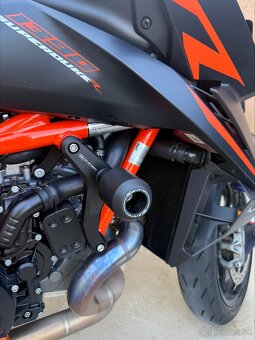Ktm superduke 1390  EVO R - 7
