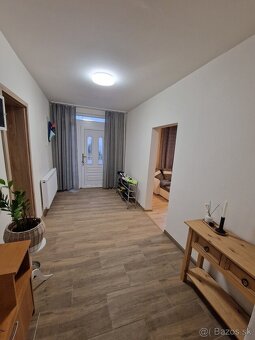 Predám pekný kompletne zrekonštruovaný rodinný dom - 7