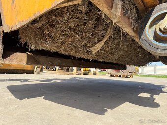 Zametacia kefa na traktor bager - 7