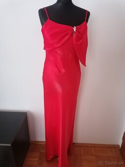 Trendovés spoločenské šaty M - 7