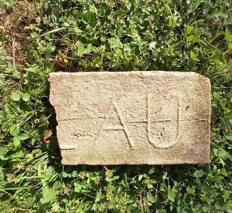 staré značené tehly - 7