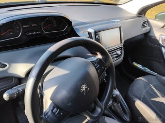 Predám Peugeot 208 1,2benzin - 7