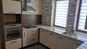 ELEGANTNÝ 5i RD, kde sa pohodlie snúbi s dokonalou lokalit - 7