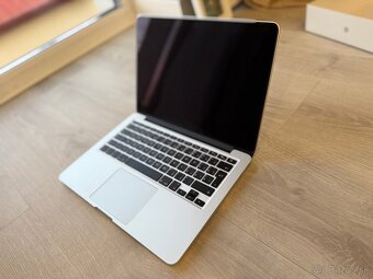 MacBook Pro 13” Retina (Early 2015) – i7 / 16 GB RAM - 7