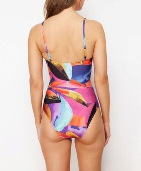 Dámske plavky a bikiny veľ. L - 7