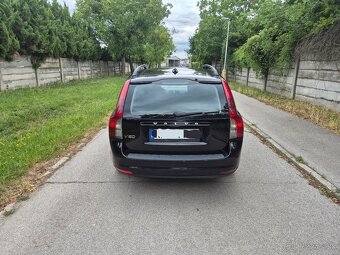 Predám Volvo v50 1.6 TDI 80kw r.v 2008/10 - 7