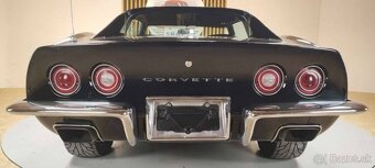 Krásná Chevrolet Corvette C3 Stingray z roku 1972 - 7