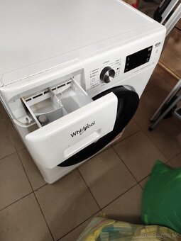 Automatická práčka Whirlpool 6 kg prádla - 7