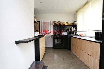 MODERNE ZREKONŠTRUOVANÝ A KOMPLETNE ZARIADENÝ 2-IZB. BYT S L - 7