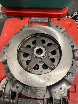 Predam zotrvacnik a spojkovu sadu - 7