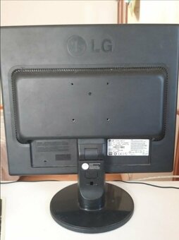 funkcny monitor 19 palcovy znaka LG bez repro - 7