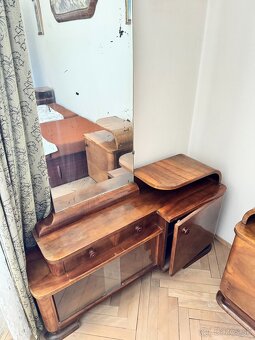 Skrine, knižnica a stoly - 7