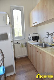 NA PREDAJ AREÁL S MUROVANOU HALOU, VÝROBNÝM PRIESTOROM, 6580 - 7