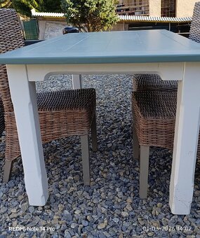 Masívny jedálenský stôl - 7