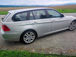 BMW E91 Facelift  2011 // 318D  xenon - 7