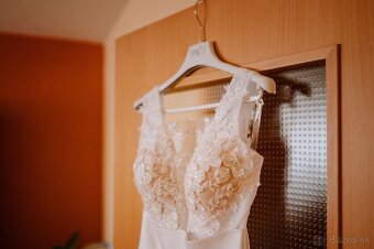 Saténové svadobné šaty zo salónu - 7