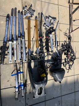 Spodky predných - 7