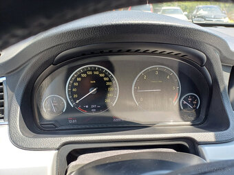 bmw 530d xdrive,180kw,r.v.2012,AT8,full,panorama,biela - 7