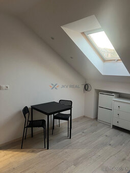 Prenájom 1-izbového bytu s klímou a parkovaním Hlohovec - 7