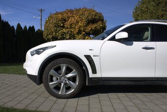 Infiniti QX70 3.0D Premium 175kw AT7 TOP stav - 7