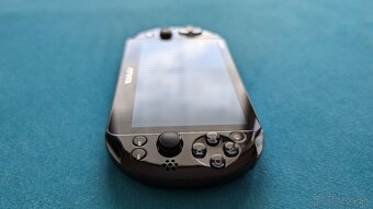 PS Vita 2000 slim čierna s komplet príslušenstvom - 7