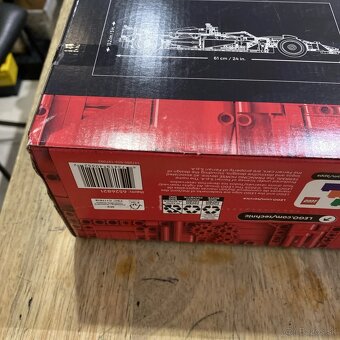 LEGO Technic 42207 Ferrari SF-24 F1 - 7