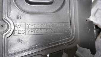 Opel Grandland X, Toyota Yaris, Auris - kryt chladica, lista - 7