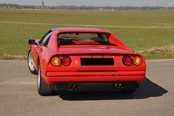 Ferrari 328 GTS z roku 1987 - 7