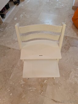 Stokke biela detská rastúca stolička - 7