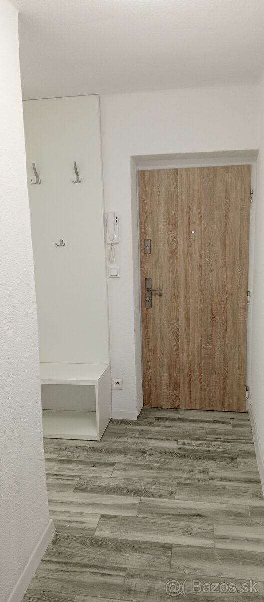 Veľký 2 izbový byt - 8