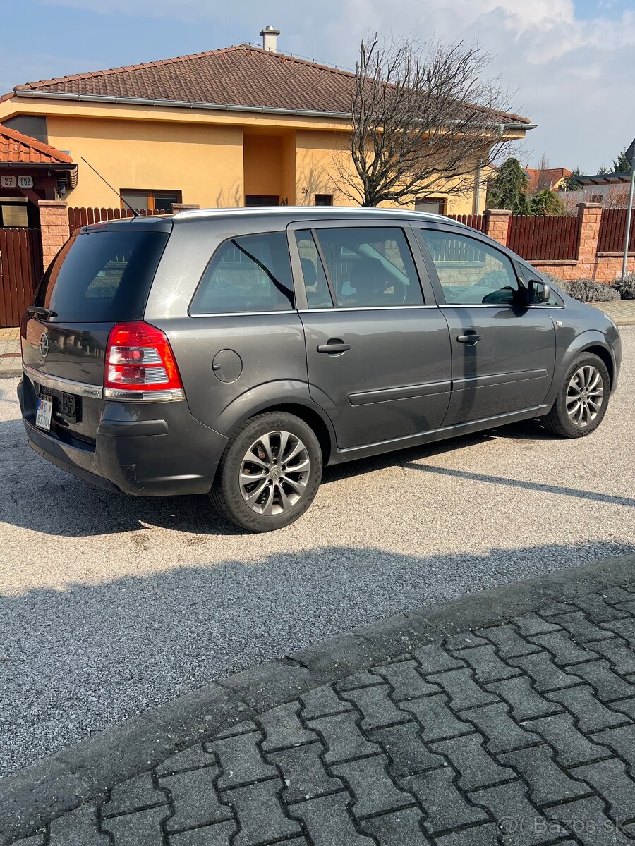 Opel Zafira 1.7 Diesel 7 miesne - 8
