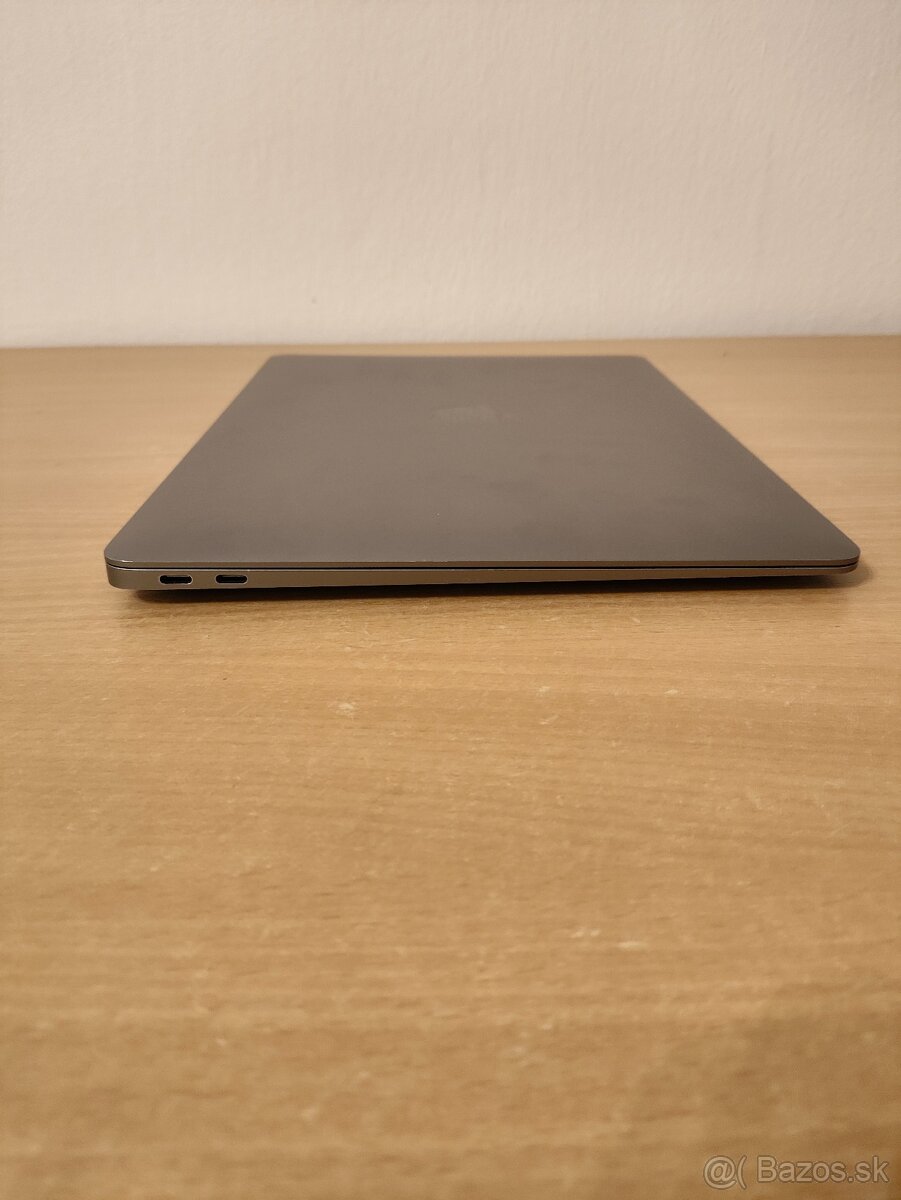 MacBook Air 2020 | i5 • 16GB • 256GB SSD - 8