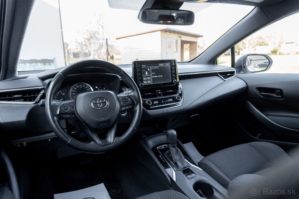 Toyota Corolla Combi 1.8 Hybrid - 8