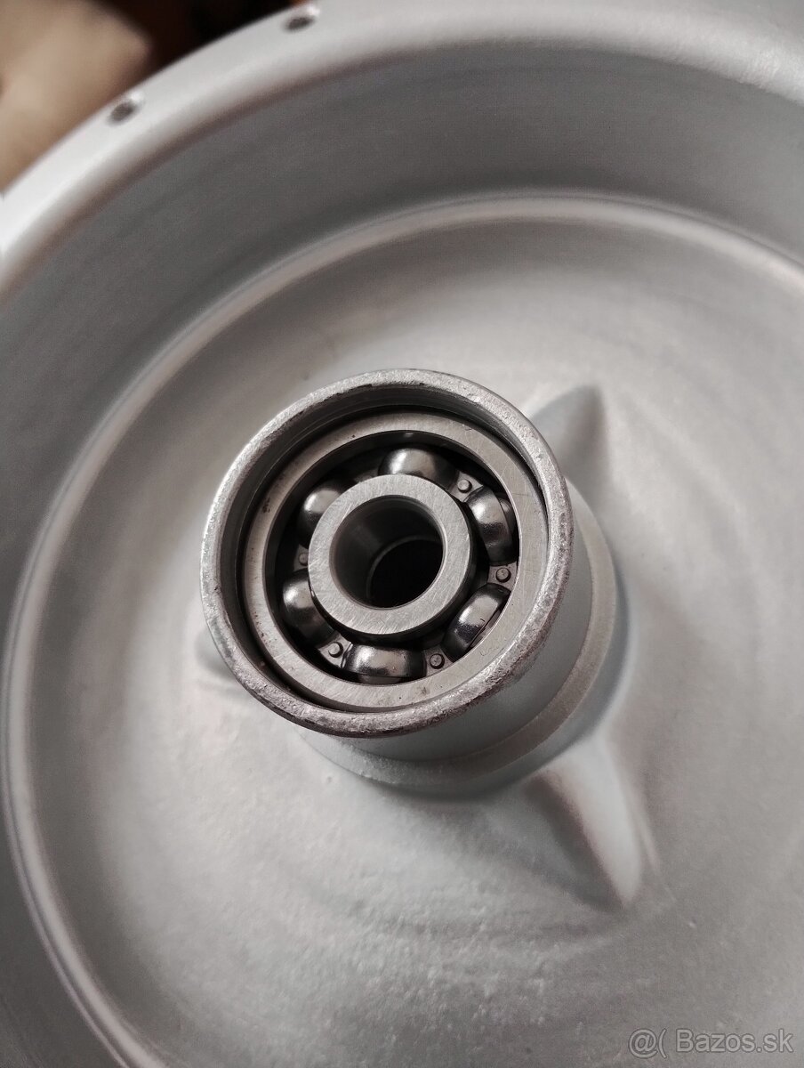 Predám krásny stred kolesa Jawa pérák 250 Janeček 150mm - 8