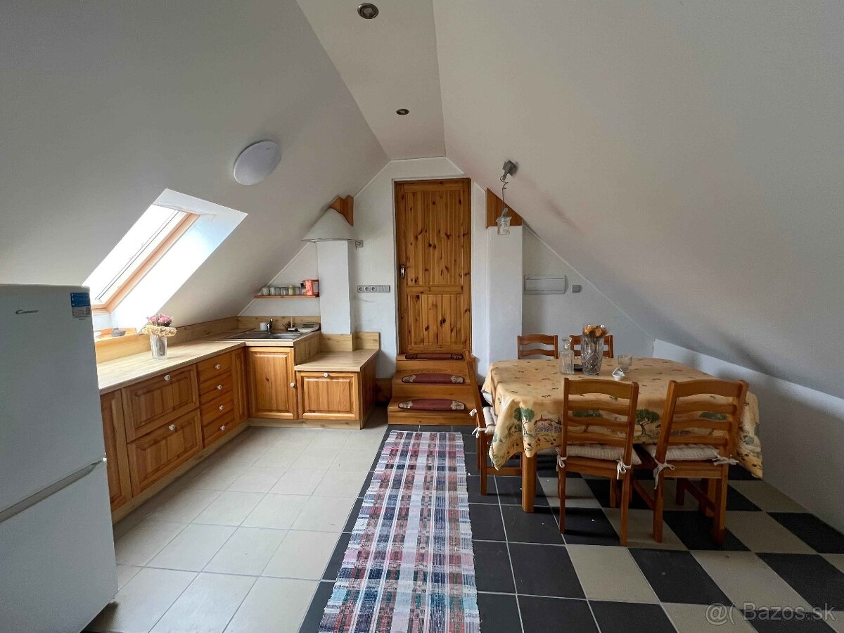 Vidiecky dom Batizovce – dvojgeneračné bývanie / investícia - 8