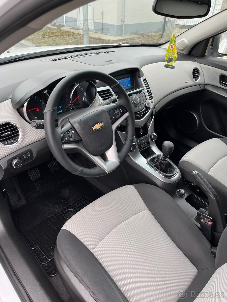 Chevrolet Cruze - 8