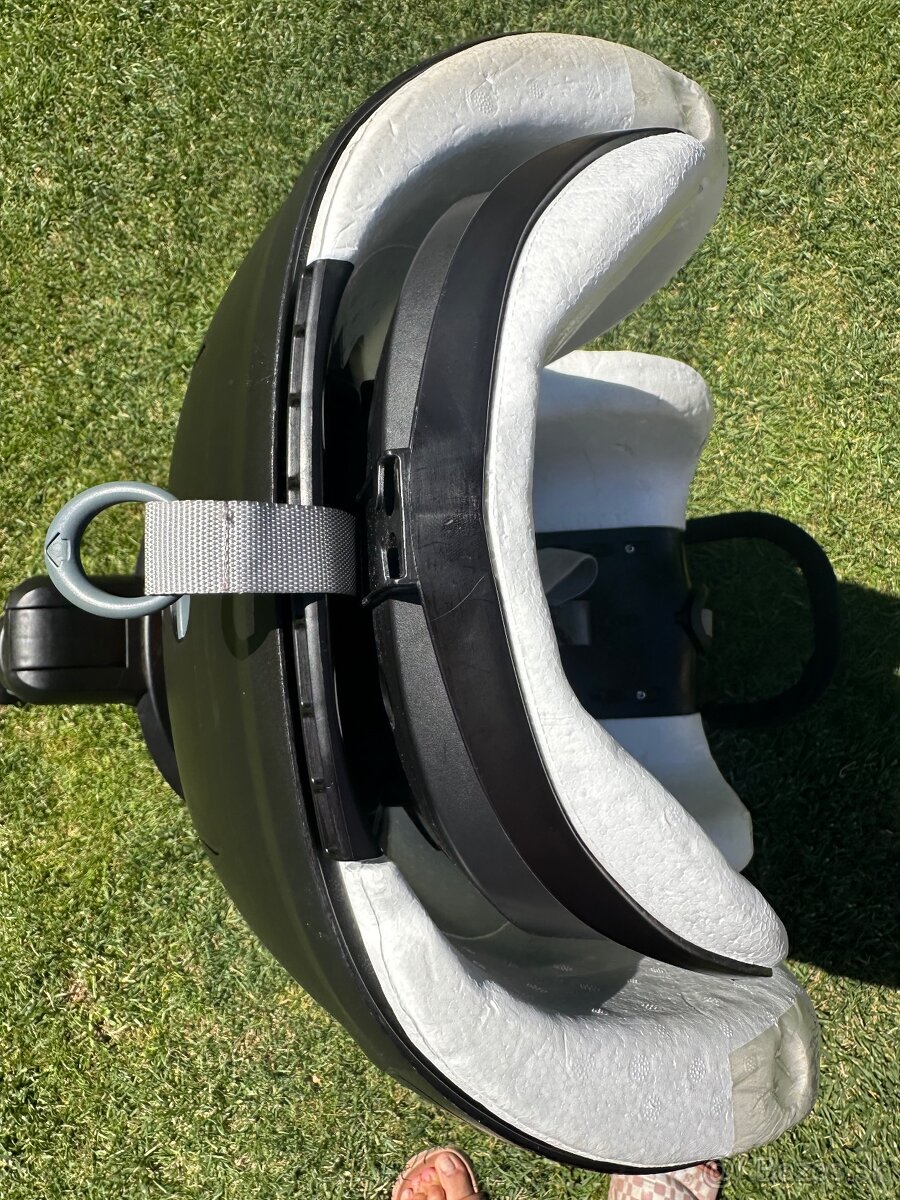 Britax Römer Dualfix otočná - 8