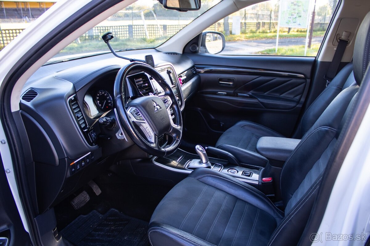 Outlander PHEV Plugin Hybrid 2,0 - 8