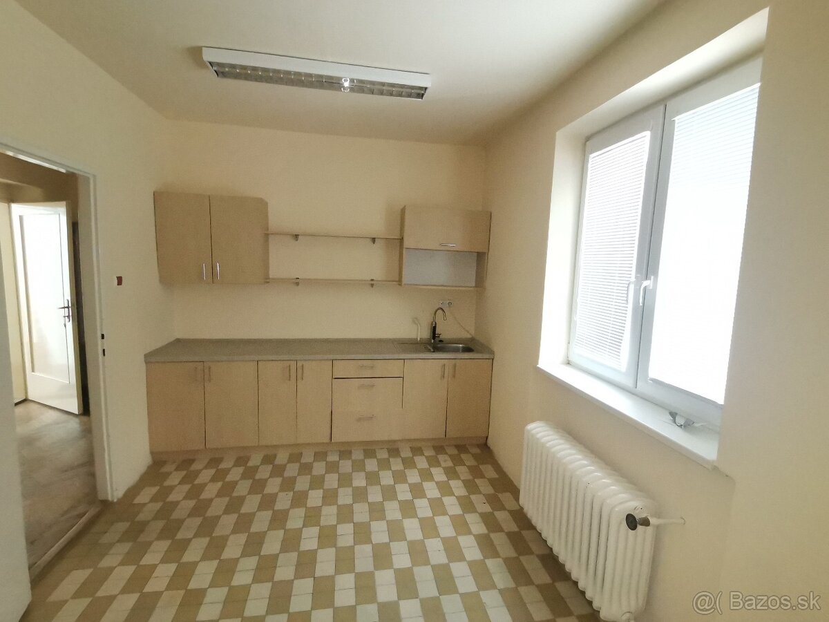 Predaj, polyfunkčná budova v centre Lučenca - 8
