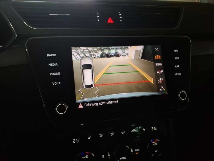 Škoda superb kombi 2.0tdi 110kw - 8